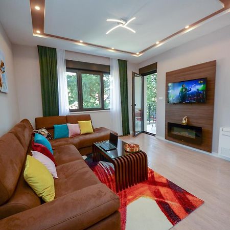 Pine 1 Apartment In The Center Trebinje Exteriör bild